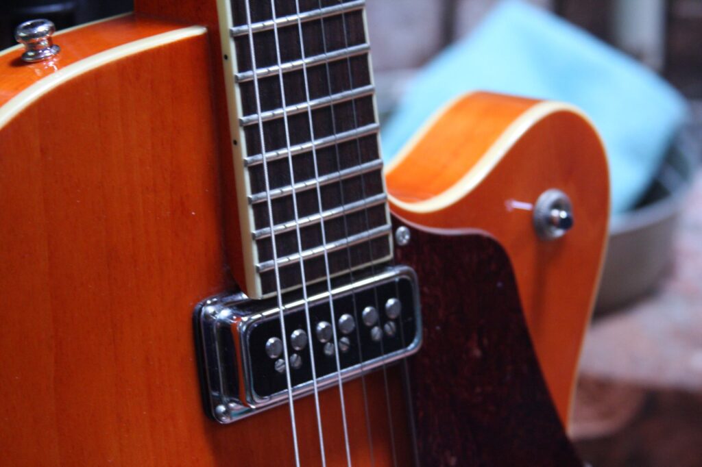 DeArmond Pickup Closeup